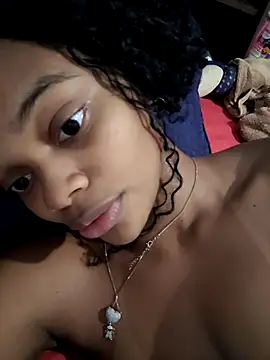 Snapshot of marialuiza2027 chatting on April 18, 3:03 pm marialuiza2027 online show from April 18, 3:03 pm