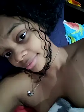 Snapshot of marialuiza2027 chatting on April 17, 11:46 am marialuiza2027 online show from April 17, 11:46 am