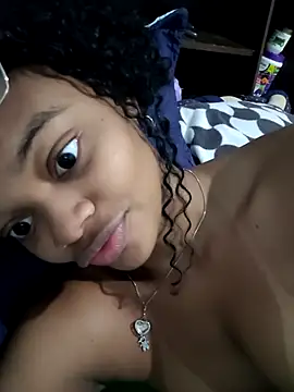 Snapshot of marialuiza2027 chatting on April 13, 10:41 am marialuiza2027 online show from April 13, 10:41 am