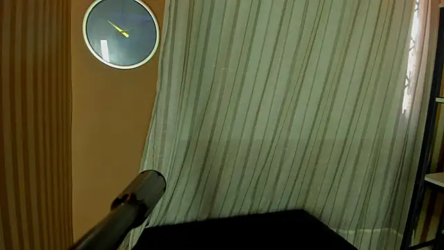 Snapshot of ivannia_Lawrence chatting on April 1, 6:05 pm ivannia Lawrence online show from April 1, 6:05 pm