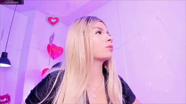 Im  sophie online show from April 19, 6:10 pm