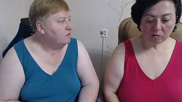 Snapshot of Lindy-Jeanie chatting on June 17, 6:51 pm Lindy-Jeanie online show from June 17, 6:51 pm