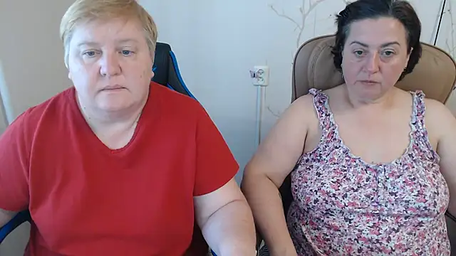 Snapshot of Lindy-Jeanie chatting on July 29, 5:01 pm Lindy-Jeanie online show from July 29, 5:01 pm