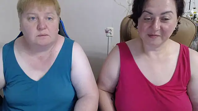 Snapshot of Lindy-Jeanie chatting on June 26, 6:47 pm Lindy-Jeanie online show from June 26, 6:47 pm
