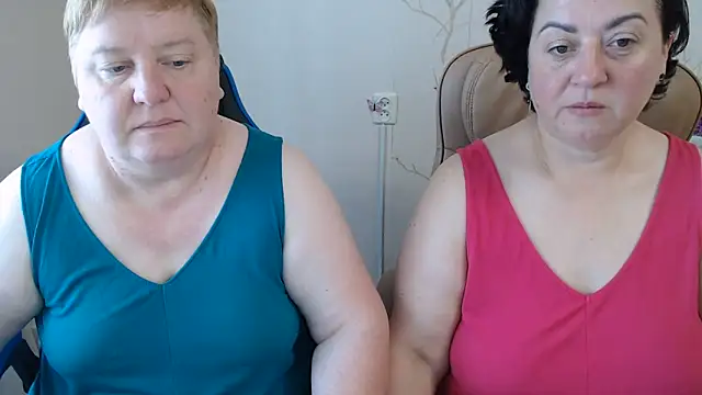 Snapshot of Lindy-Jeanie chatting on June 20, 8:30 am Lindy-Jeanie online show from June 20, 8:30 am