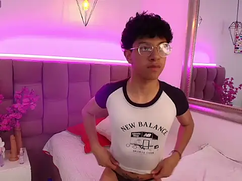 Snapshot of Athannya_hot chatting on March 14, 7:09 pm Athannya hot online show from March 14, 7:09 pm