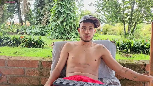 DilanAndres online show from April 11, 2:32 pm