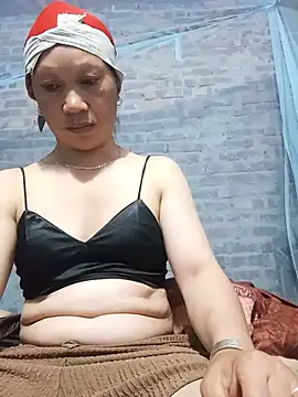 Snapshot of Heli_pusy chatting on July 31, 9:56 pm Heli pusy online show from July 31, 9:56 pm