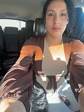 Snapshot of FerrariFrench chatting on February 1, 8:07 pm FerrariFrench online show from February 1, 8:07 pm