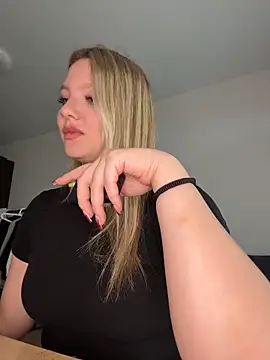 bettyloveu online show from April 23, 12:29 pm