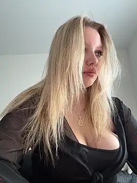 bettyloveu online show from May 19, 4:08 am