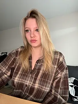 bettyloveu online show from March 30, 4:14 am