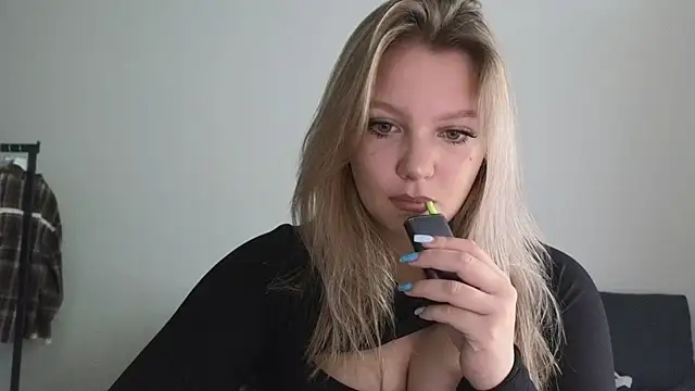 bettyloveu online show from July 15, 4:08 am