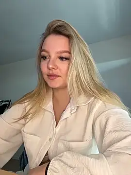 bettyloveu online show from March 24, 11:10 am