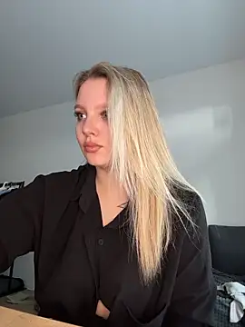 bettyloveu online show from March 26, 11:08 am