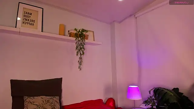 cuttie blondie online show from April 4, 11:17 am