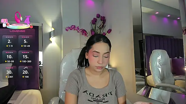 MiaCamille  online show from June 19, 6:14 pm