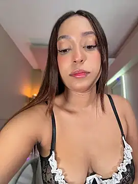MiaCamille  online show from April 18, 7:51 pm