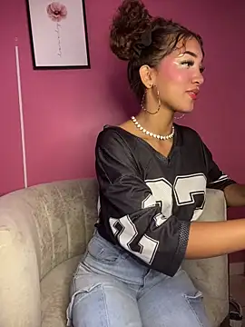 NaughtyLatinaxxx online show from April 6, 8:54 pm