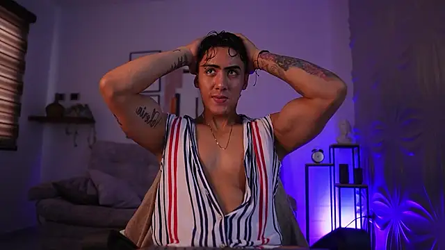 Tayler Cross  online show from April 11, 2:10 pm
