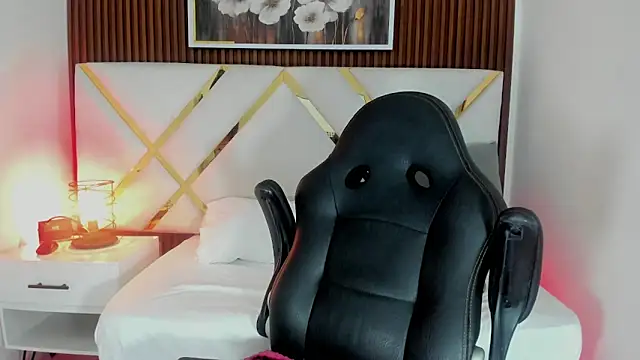 Sluttyysucker  online show from April 27, 8:29 pm