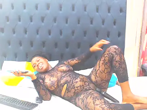 Dark Slim Thick online show from March 16, 6:43 pm