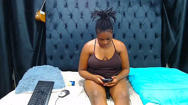 Dark Slim Thick online show from May 15, 5:33 pm