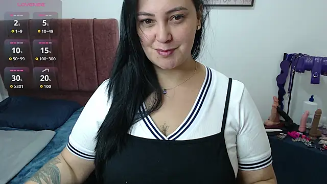Veroniicabbw  online show from April 26, 1:30 pm