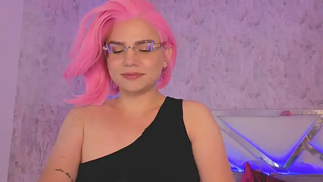 Snapshot of april_summer_ chatting on May 16, 8:52 pm april summer online show from May 16, 8:52 pm