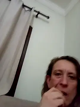 cracadaboa online show from April 12, 8:17 am