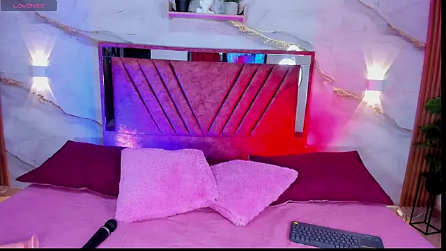 sofi naughty   online show from April 13, 10:58 pm
