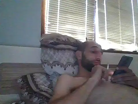 Snapshot of stiven121312 chatting on July 1, 2:06 pm stiven121312 online show from July 1, 2:06 pm