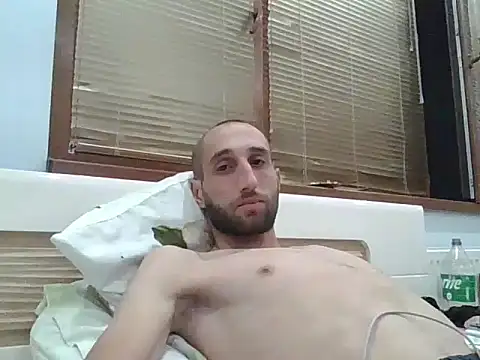 Snapshot of stiven121312 chatting on July 10, 7:58 pm stiven121312 online show from July 10, 7:58 pm