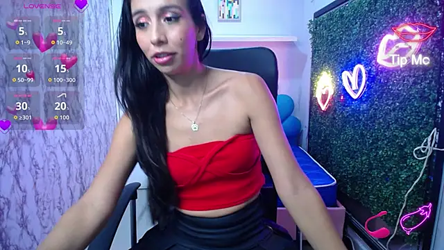 Snapshot of sandra_petite19 chatting on July 6, 3:24 am sandra petite19 online show from July 6, 3:24 am