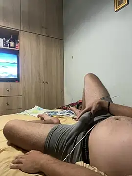 tommyxxx2026 online show from June 17, 12:43 am