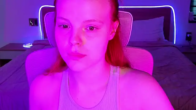 mollybossy online show from March 21, 12:01 am