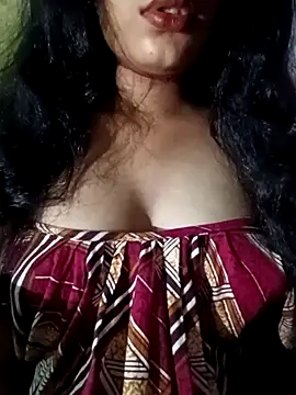 tina2005 online show from March 31, 8:11 pm