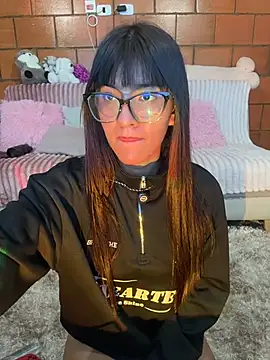 xayah cute online show from May 4, 4:27 am