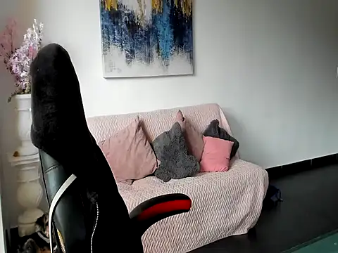 Lilyt Cooper online show from March 24, 8:53 pm