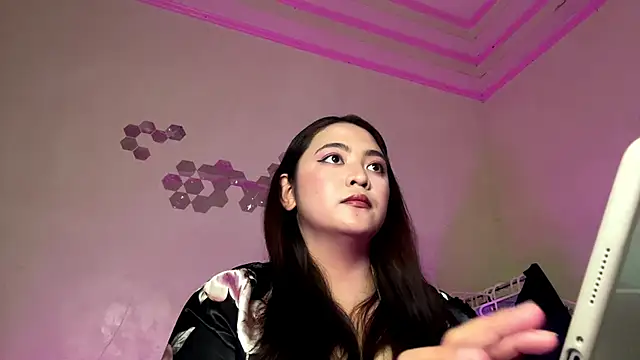 Snapshot of CorrineGrounds chatting on March 16, 2:08 am CorrineGrounds online show from March 16, 2:08 am