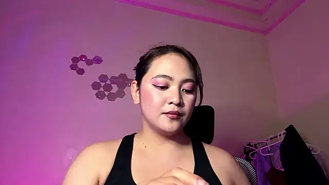 Snapshot of CorrineGrounds chatting on March 16, 5:44 am CorrineGrounds online show from March 16, 5:44 am