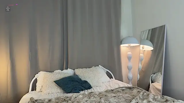 JuicySweetBliss online show from April 8, 7:37 pm