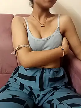 ritika gupta02 online show from April 7, 7:26 pm