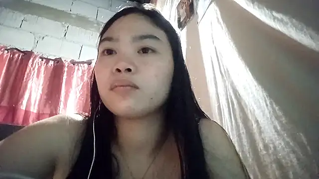 WhitneyUong online show from March 17, 1:03 pm