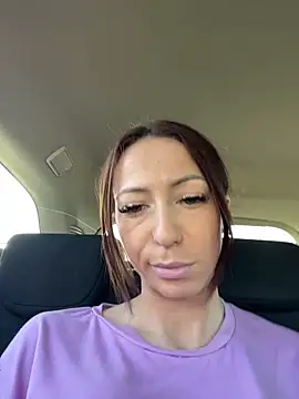 Snapshot of RubyFever chatting on May 11, 5:31 am RubyFever online show from May 11, 5:31 am
