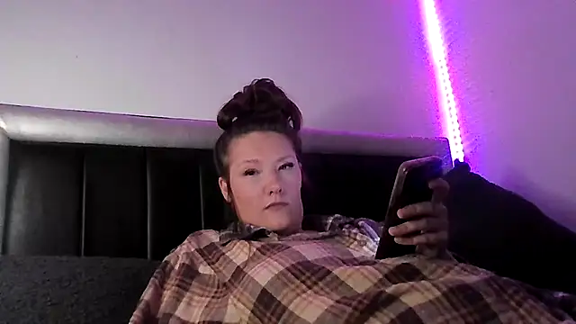 NofaceNocase34xx online show from April 10, 5:53 pm