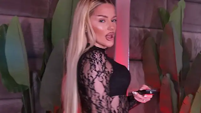 NadineBonita online show from April 3, 3:57 am