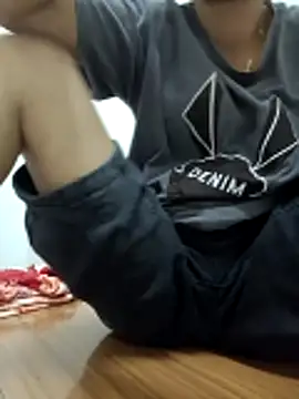 Snapshot of Sunny-yy chatting on April 5, 10:49 pm Sunny-yy online show from April 5, 10:49 pm