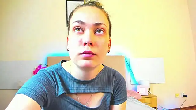 MelanieCuty online show from May 28, 5:37 am