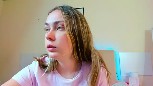MelanieCuty online show from June 27, 5:46 am